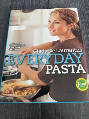 Giada De Laurentiis EVERYDAY PASTA Cookbook